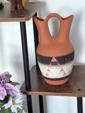 Collectible S.L.Jones Signed Sioux pottery wedding vase